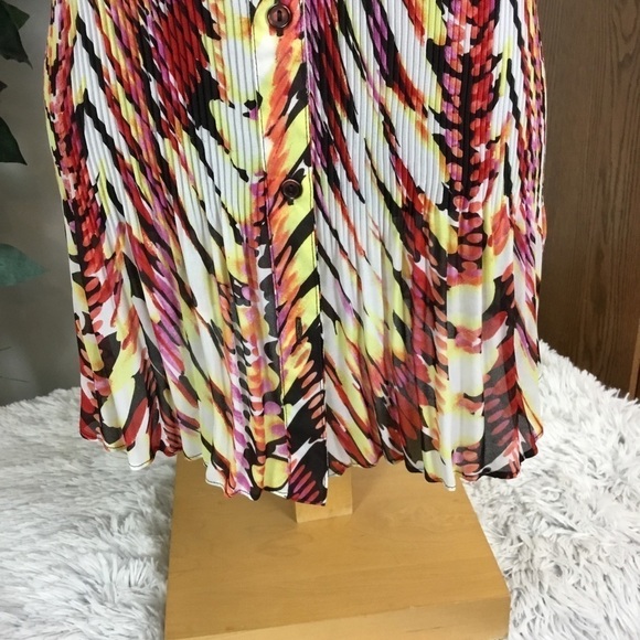 SERENADE 2X multi color pleated collared button down batwing sleeve top - Picture 2 of 14